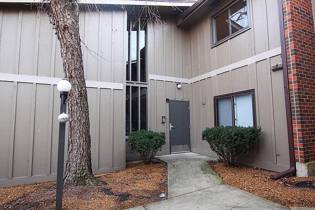 1st image of 29W471 Emerald Green Dr #27F