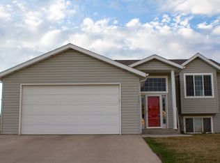 1302 8th St SW, Jamestown, ND 58401