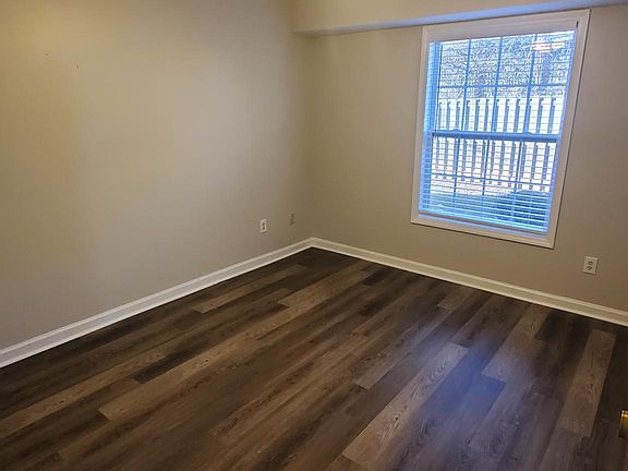 4th image of 802 Folly Ct Unit C