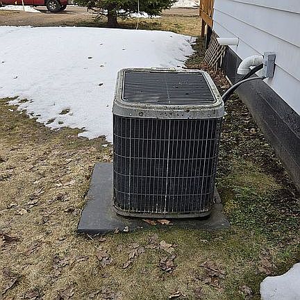 4th image of 401 Amber St