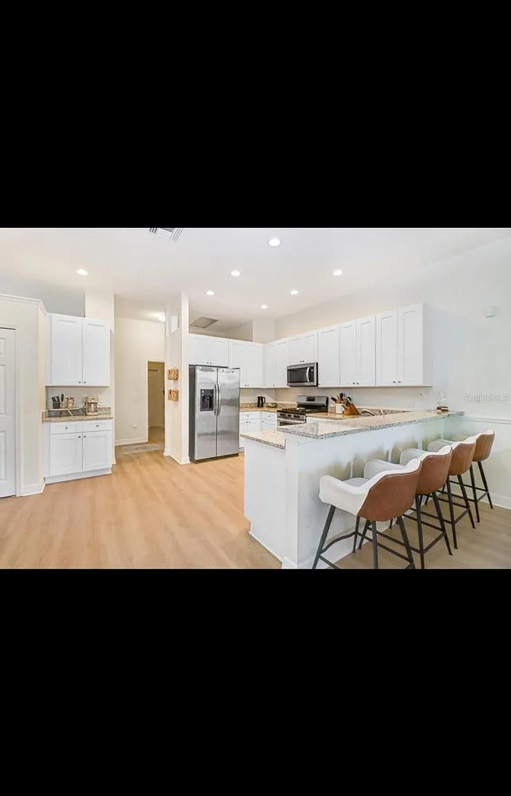 4 bed, 2873 sqft, $1,400 — Photo 4