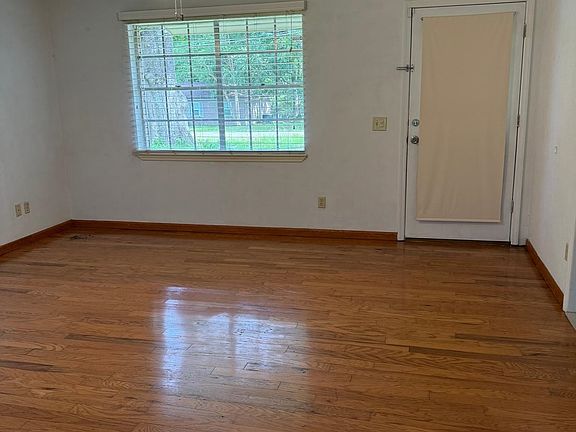 4th image of 3529 Wood Hill Dr