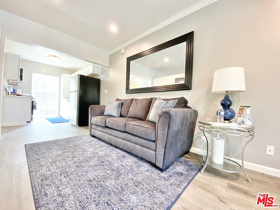1st image of 13210 Victory Blvd #19A