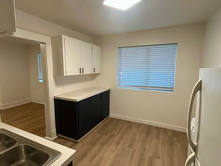 604 W Augusta Ave #2 — Photo 6