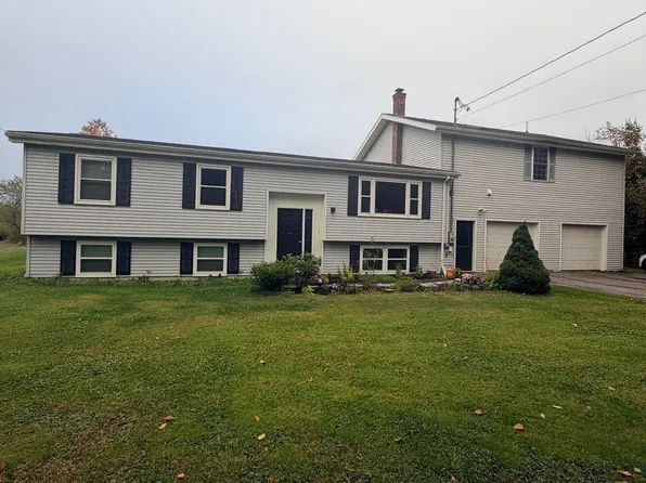 958 River Rd, Orrington, ME 04474