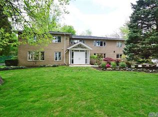 15 Cherry Ln, Great Neck, NY 11024