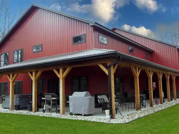 7289 Creighton Rd SW, South Boardman, MI 49680