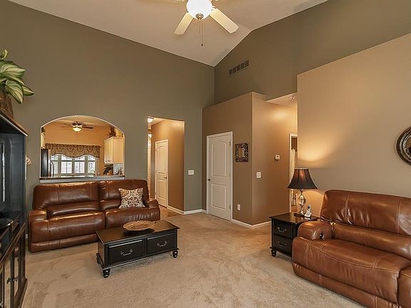5th image of 1395 E Cross Creek Dr Unit 32