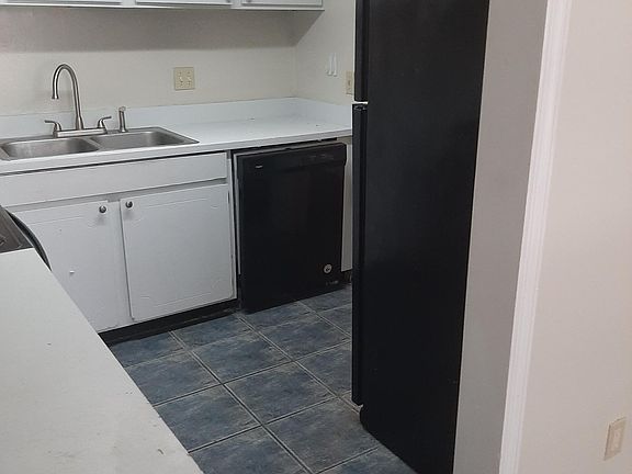 5th image of 4333 Plaza Gate Ln S APT 201-S