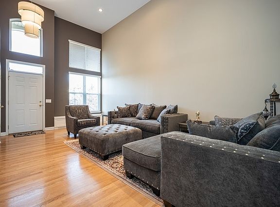 2nd image of 4126 Bordeaux Dr #4126