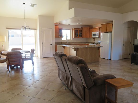3rd image of 10819 S Kino Way