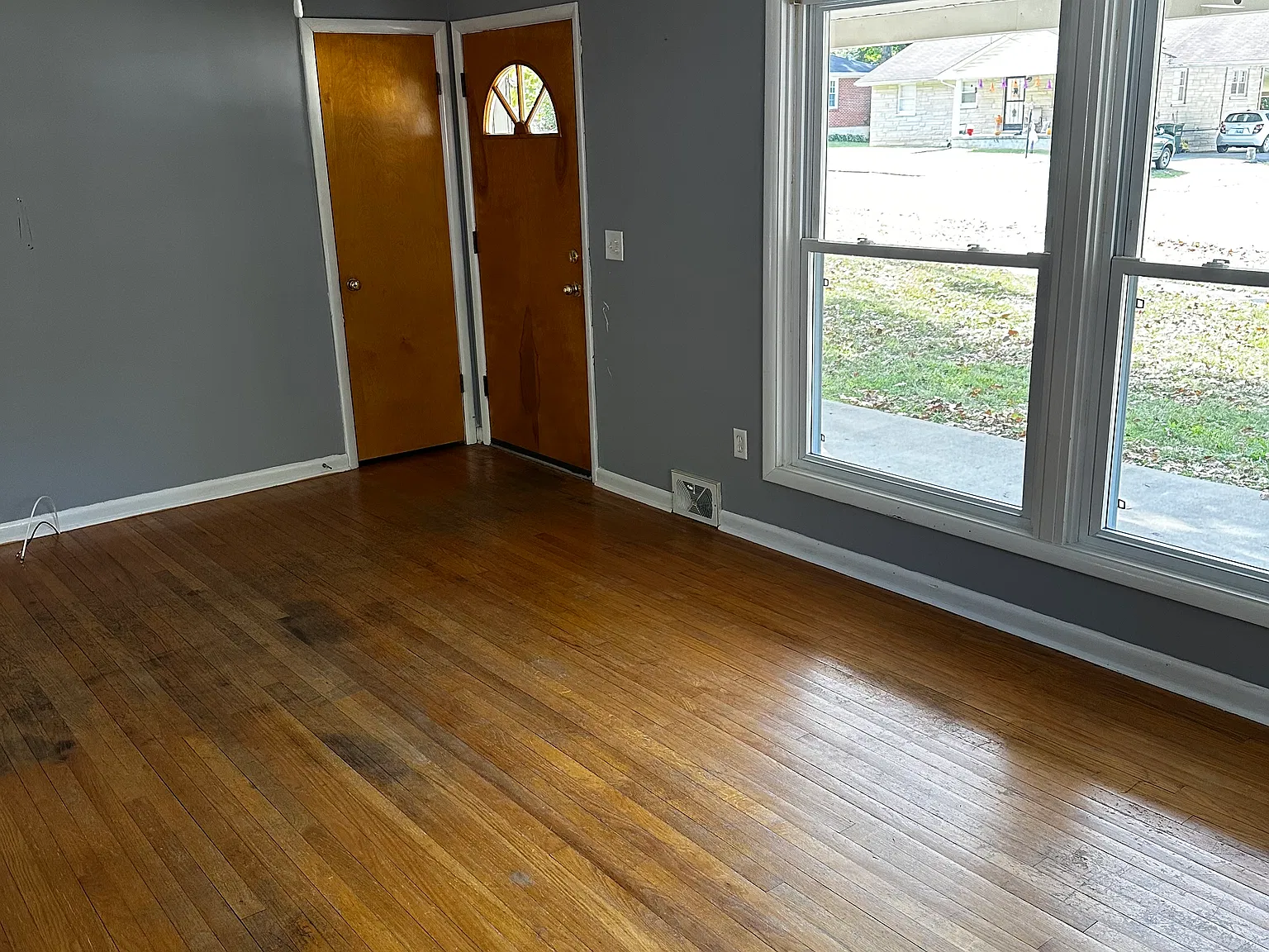 5 bed, 1.5 bath, 1400 sqft, $1,500 — Photo 3