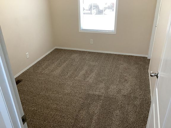 3rd image of 900 W Columbia St #106