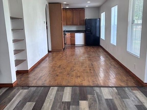 5th image of 2718 W Craig Pl