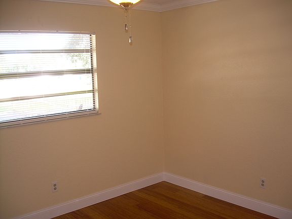 5th image of 854 Illinois Ave APT C