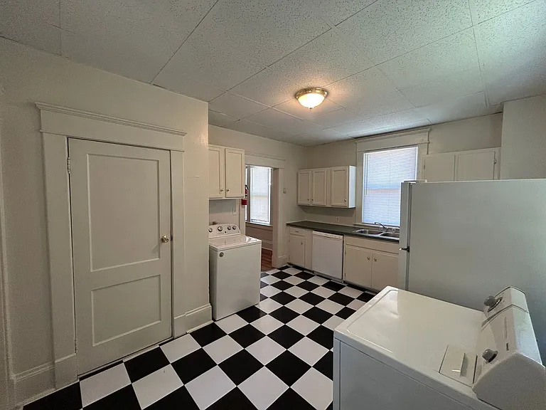 1308 W Chapel Hill St — Photo 5