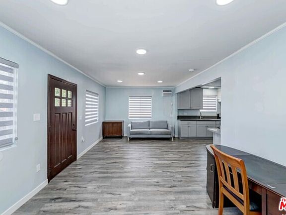4th image of 1726 W 37th Pl