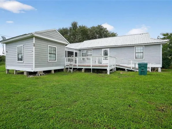 137 Terrebonne Ln, Golden Meadow, LA 70357