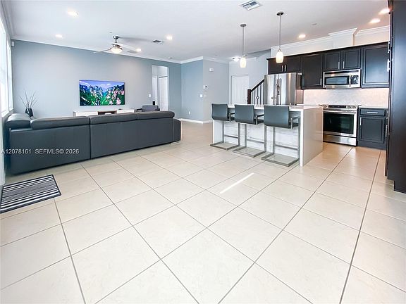 5th image of 2958 Saint Thomas Dr #2958