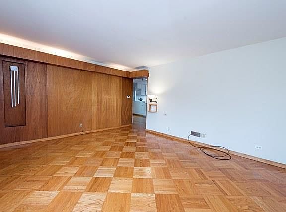 5th image of 398 Elm Ave