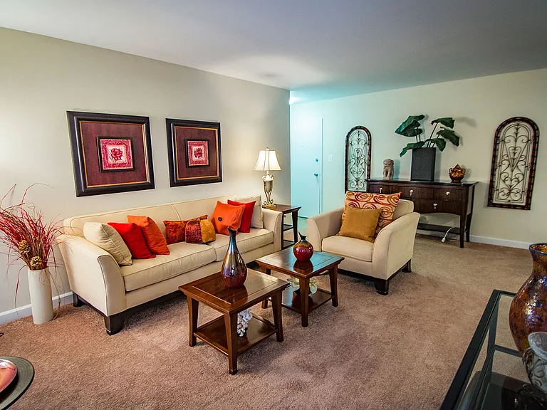 Oakton Park Apartments — Photo 38