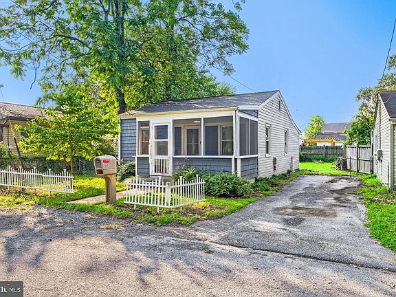 2nd image of 753 202nd St