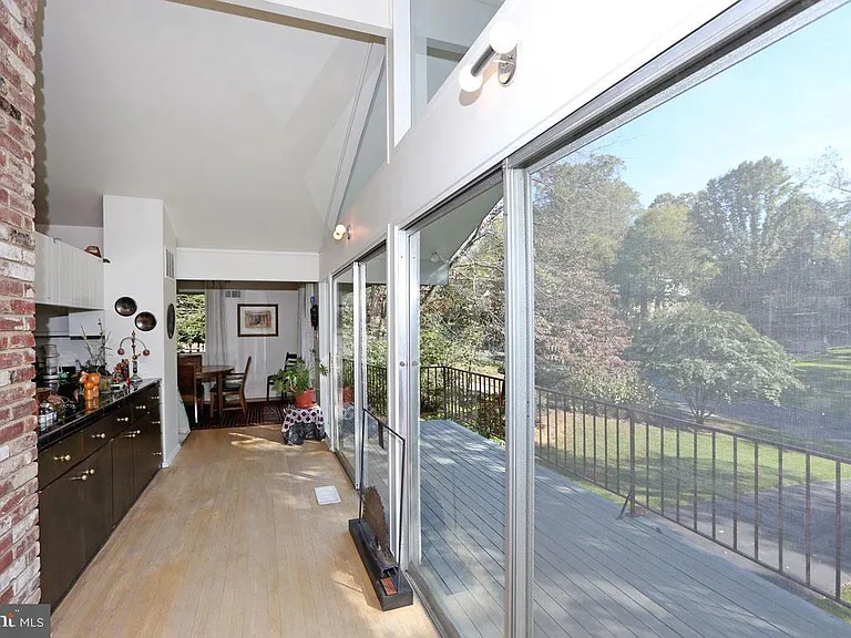 6900 Heatherhill Rd — Photo 17