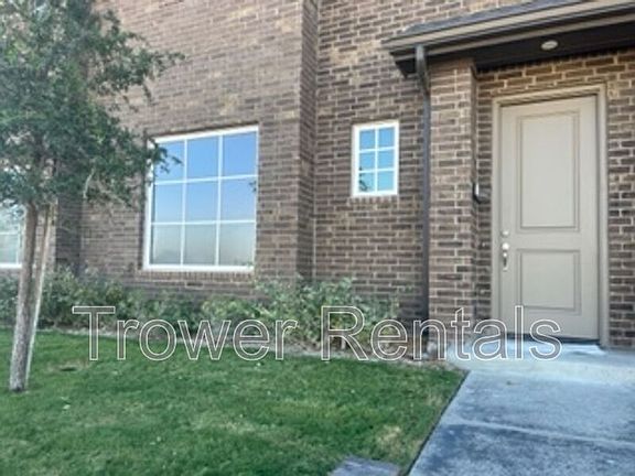 2nd image of 2905 Dornoch Ln