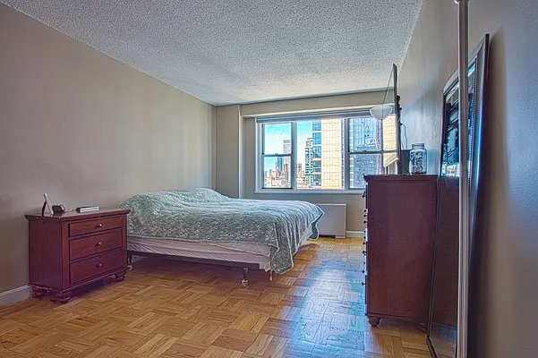 Sold by The Bamberger Group | media 7