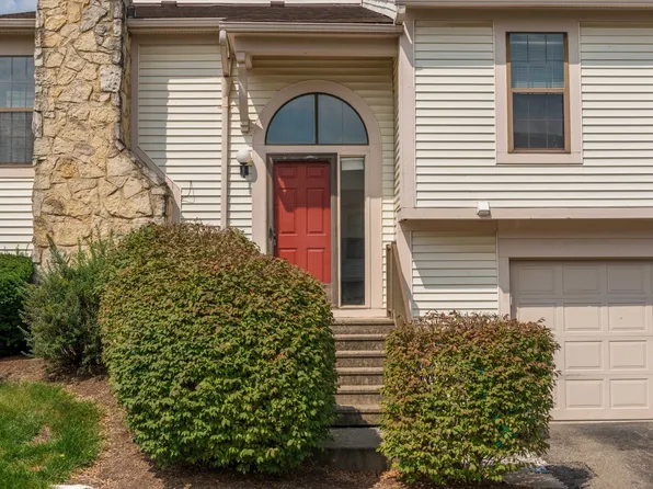 2361 Fieldstone Cir, Fairborn, OH 45324