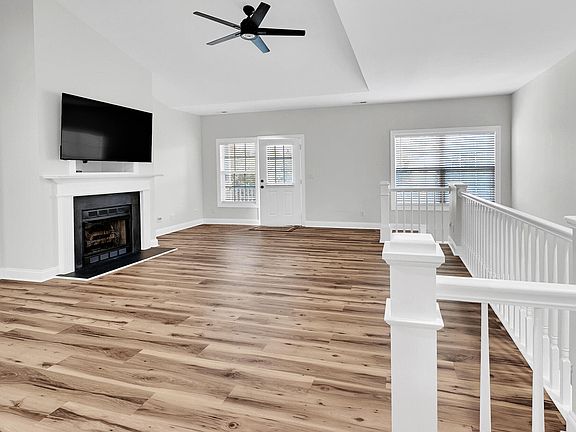 4th image of 1922 Tara Court #204