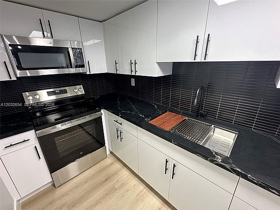 2nd image of 10090 NW 80th Ct APT 1325