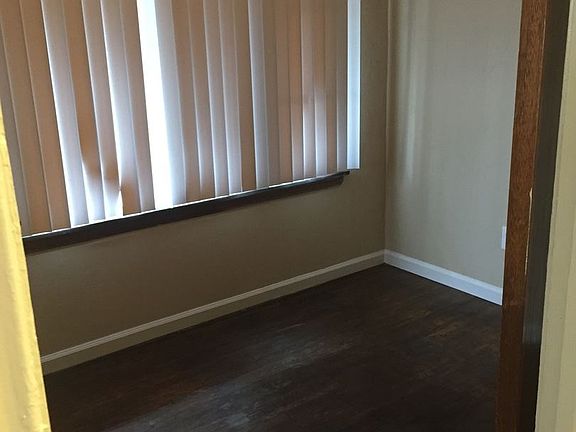 3rd image of 1116 E 5th St APT 02