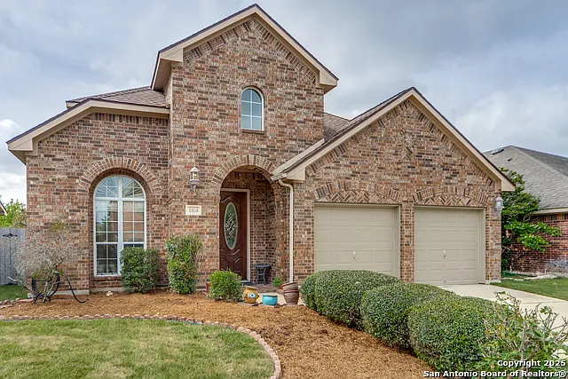 4 bed, 3.0 bath, 2618 sqft, $2,700 — Photo 1
