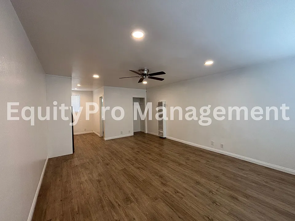 7318 Milton Ave #5