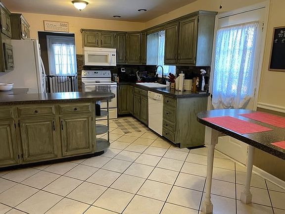 4th image of 101 Sycamore Dr