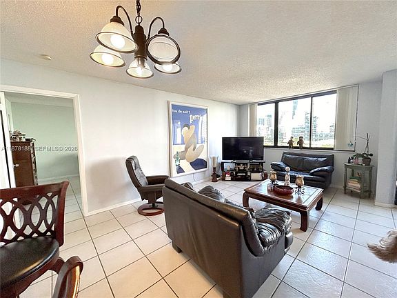 2nd image of 540 Brickell Key Dr APT 811