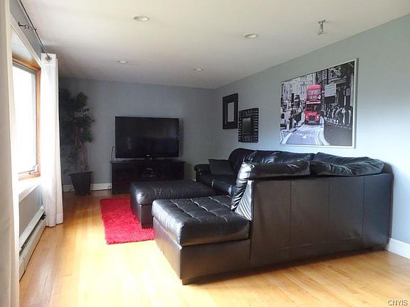4th image of 4821 Black Oak Dr