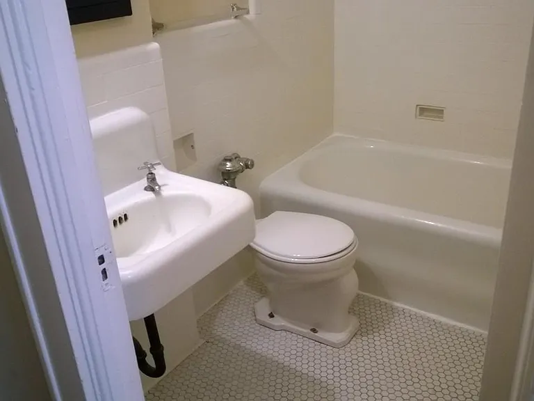 1712 Hampton Blvd #16 — Photo 7