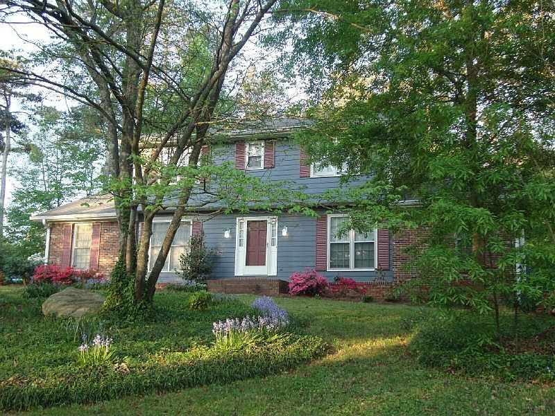 1st image of 3187 Village Glen Dr