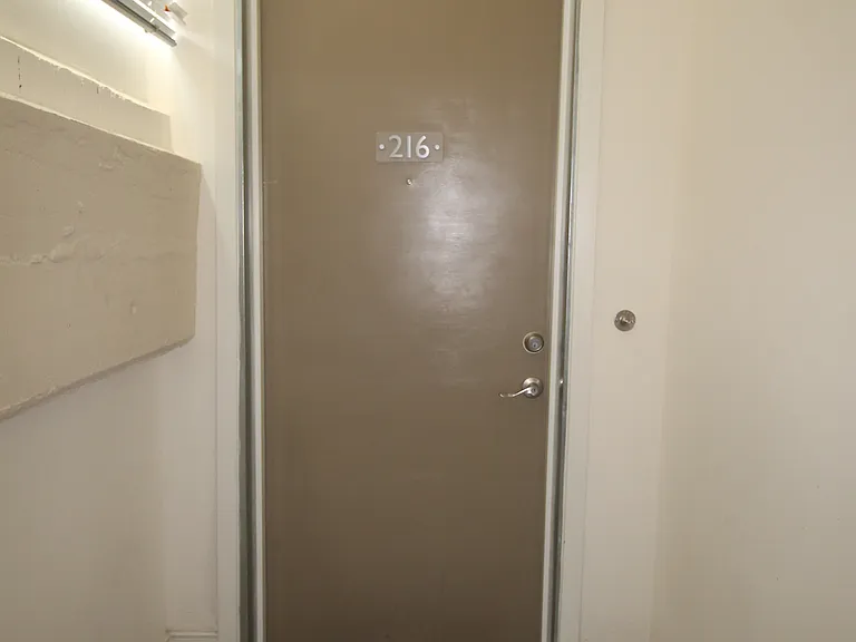1401 S Flores St #216 — Photo 11