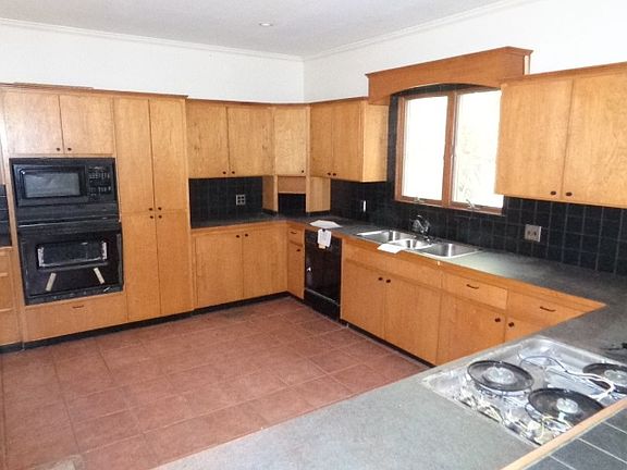 4th image of 134 Ann Cir
