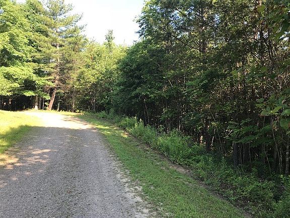 4th image of 76 Brittany Ln