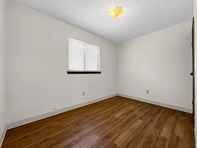 2644 Hunt St #4 — Photo 8
