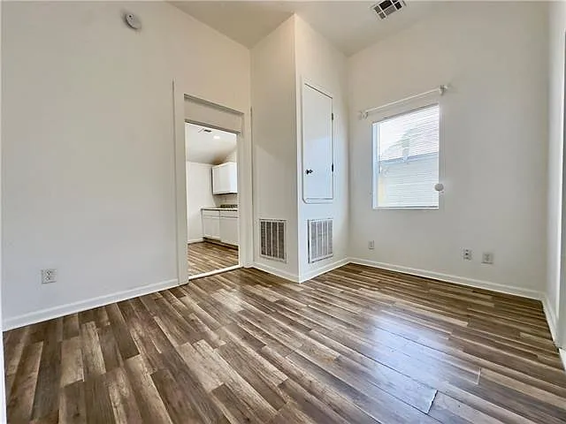 433 Homer St — Photo 6