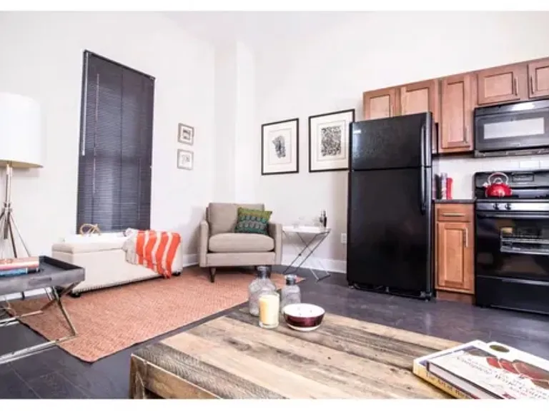 102 N Stockton St #A — Photo 2