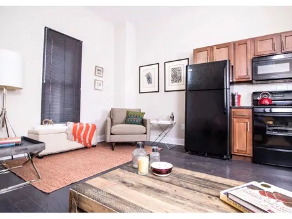 2nd image of 102 N Stockton St APT A