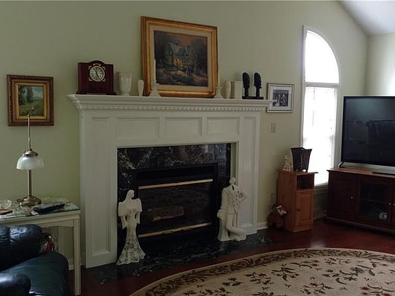 5th image of 69 Baywood Dr