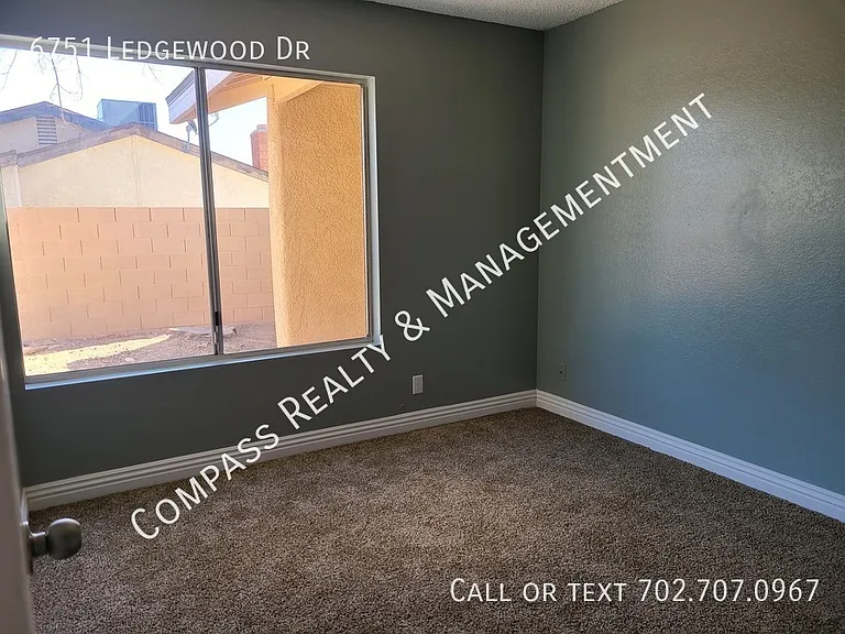 6751 Ledgewood Dr — Photo 24