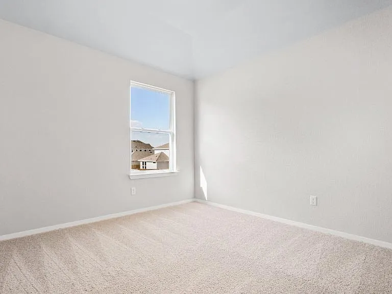 208 Stein Rd — Photo 9